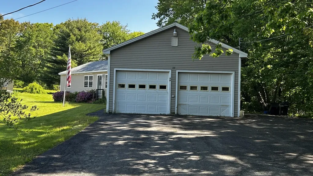 28 Denise Avenue Oakland ME 04963