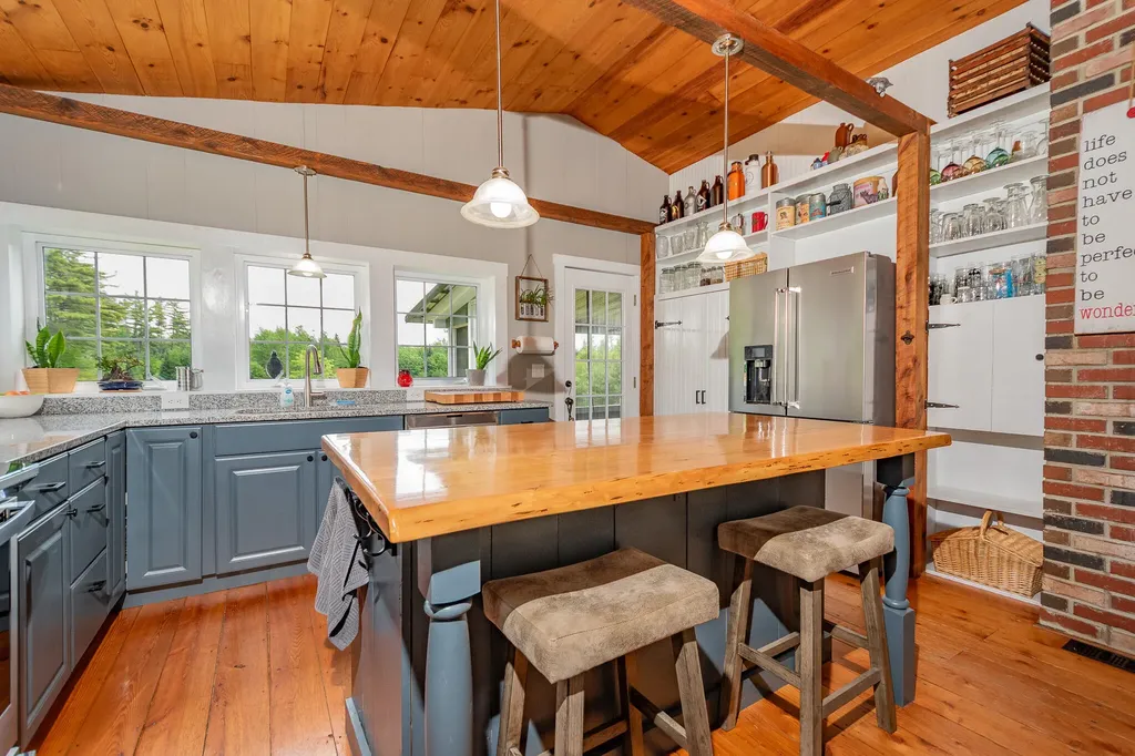 154 Merrills Mills Road Dover-foxcroft ME 04426