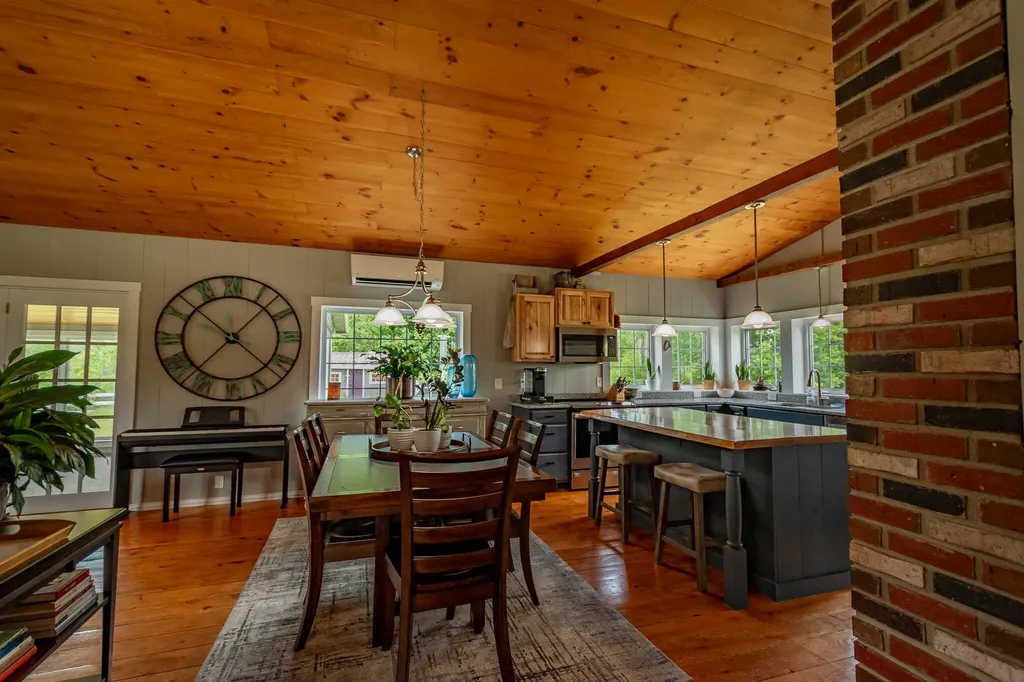 154 Merrills Mills Road Dover-foxcroft ME 04426