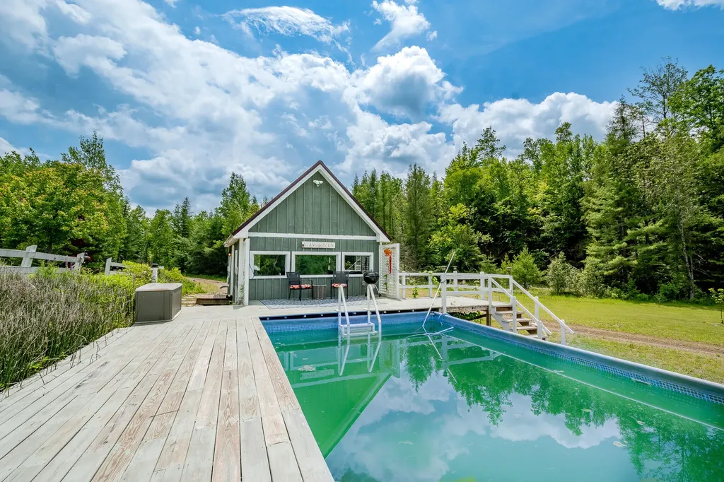154 Merrills Mills Road Dover-foxcroft ME 04426