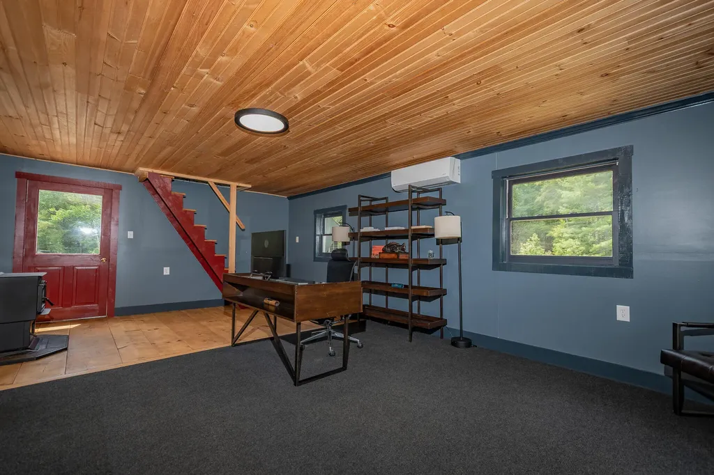 154 Merrills Mills Road Dover-foxcroft ME 04426