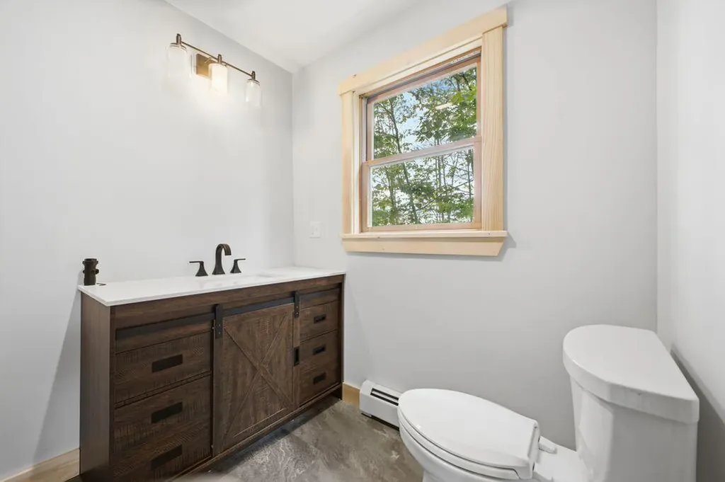 142 West Summit Road Woodstock ME 04219
