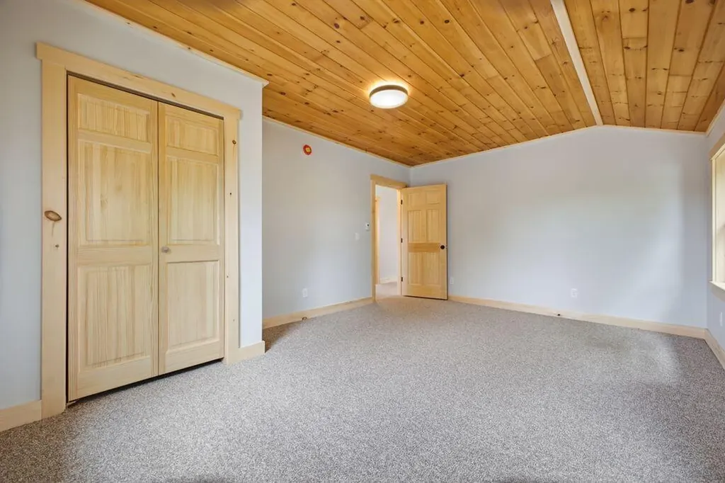 142 West Summit Road Woodstock ME 04219