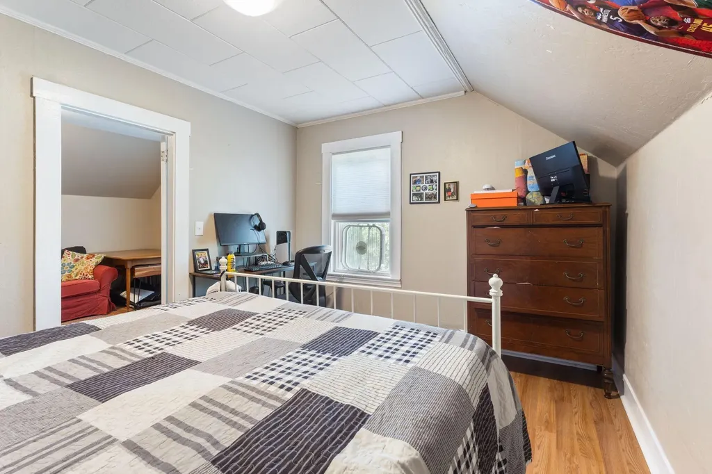 31 Dill Street Lewiston ME 04240