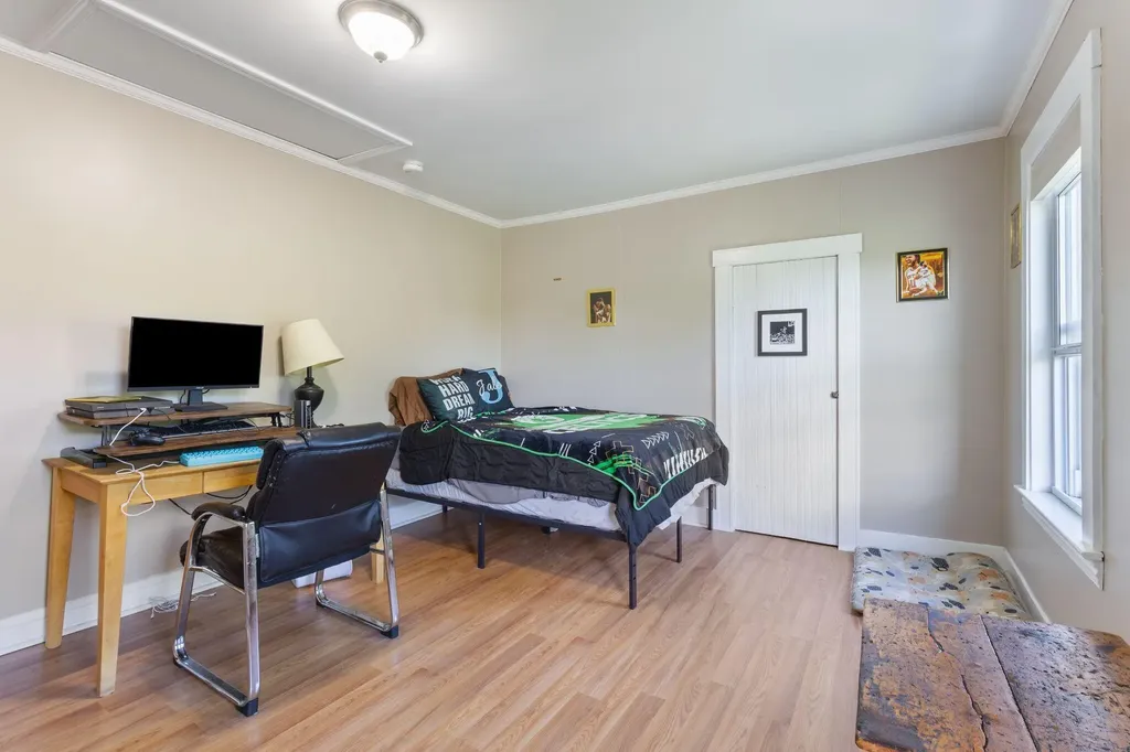 31 Dill Street Lewiston ME 04240