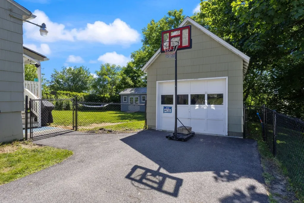 31 Dill Street Lewiston ME 04240