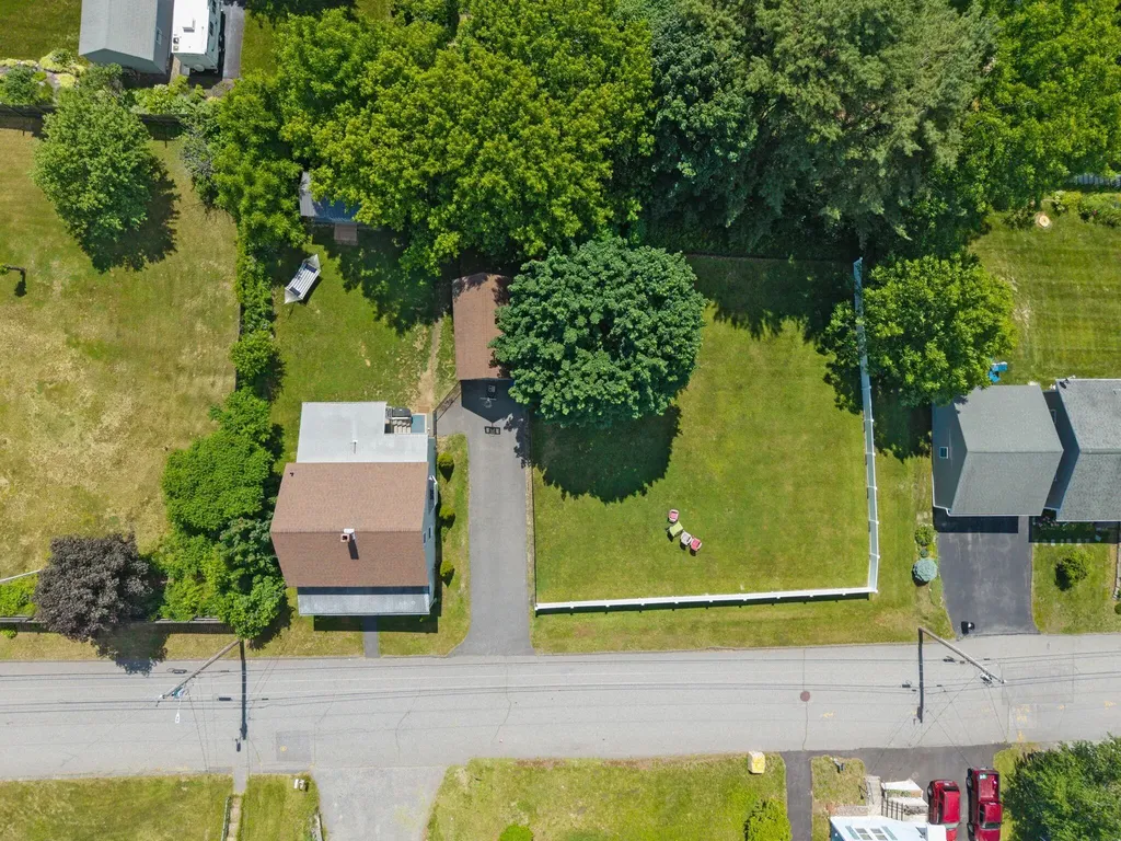 31 Dill Street Lewiston ME 04240