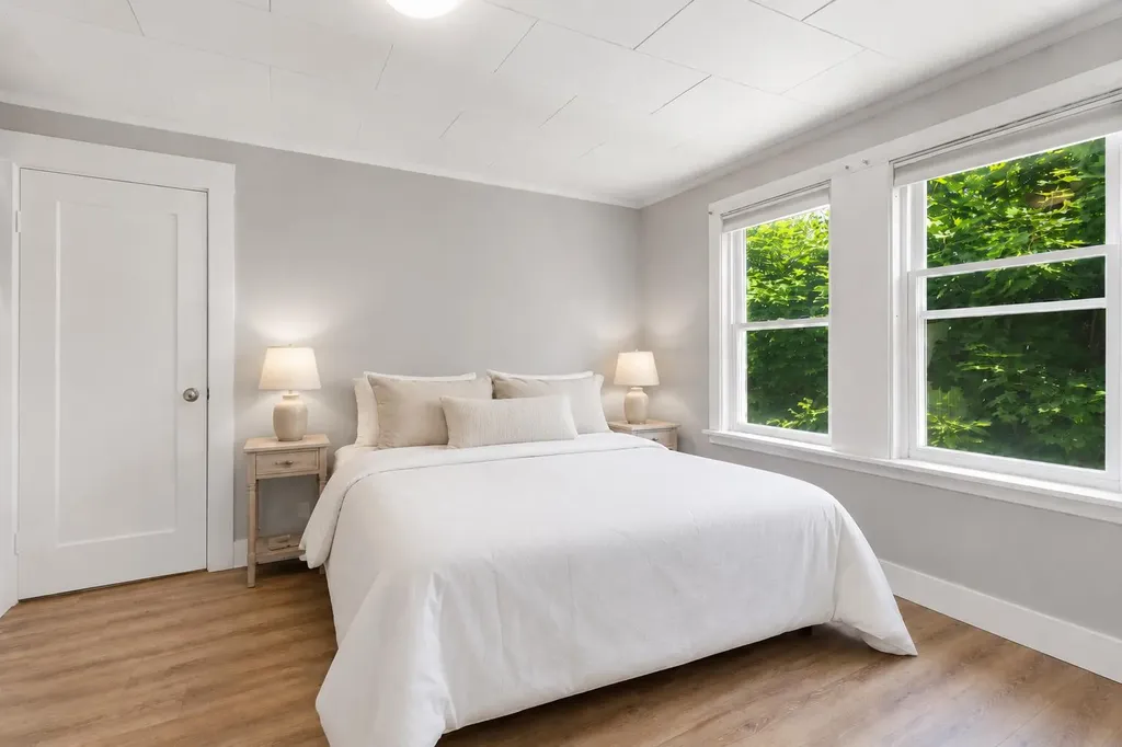31 Dill Street Lewiston ME 04240