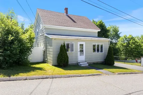 31 Dill Street Lewiston ME 04240