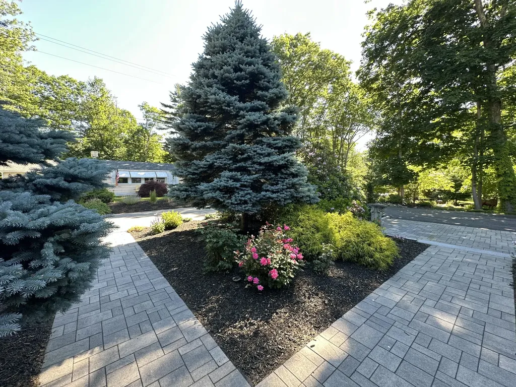 10 Highland Avenue Ogunquit ME 03907