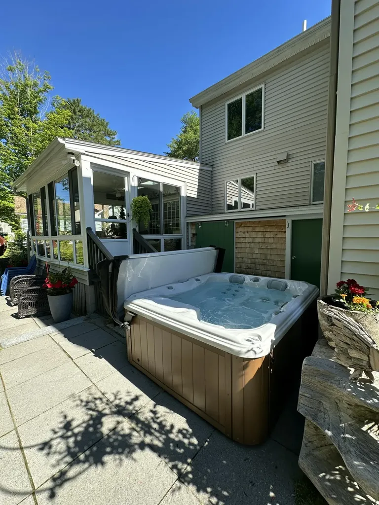 10 Highland Avenue Ogunquit ME 03907