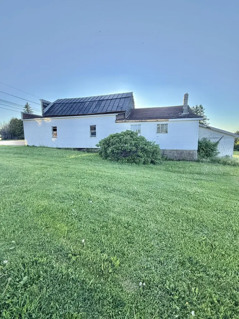 982 Main Street Grand Isle ME 04746