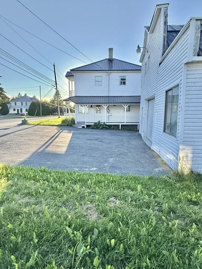 982 Main Street Grand Isle ME 04746