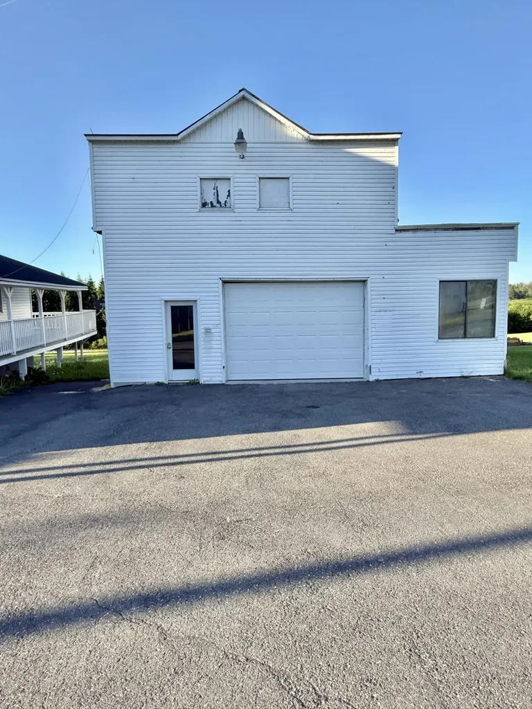 982 Main Street Grand Isle ME 04746