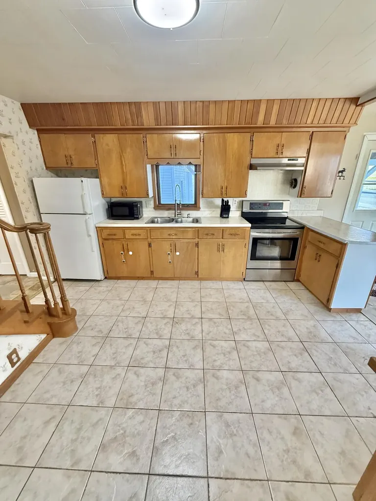 982 Main Street Grand Isle ME 04746