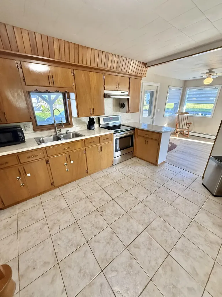 982 Main Street Grand Isle ME 04746