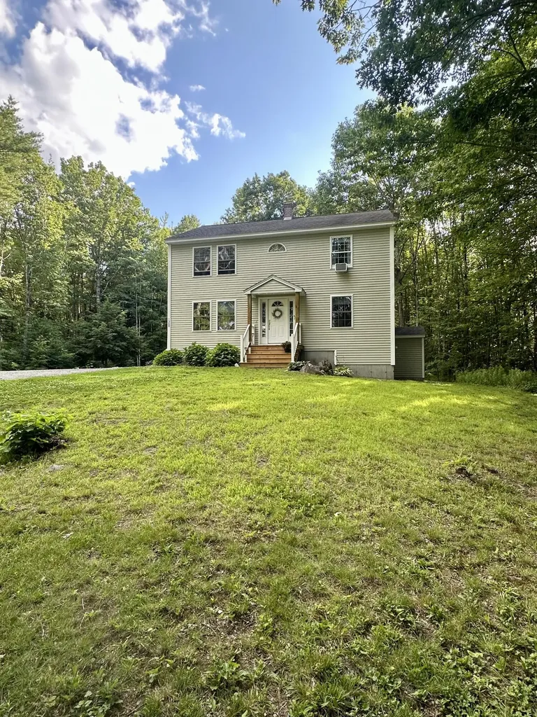 1368 Sokokis Trail Waterboro ME 04061