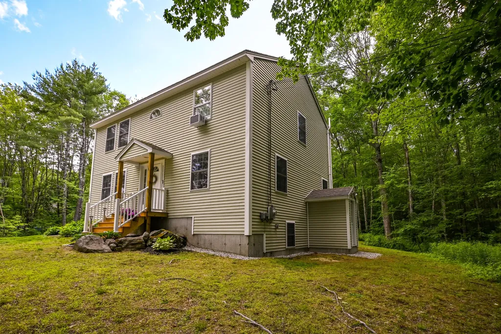 1368 Sokokis Trail Waterboro ME 04061