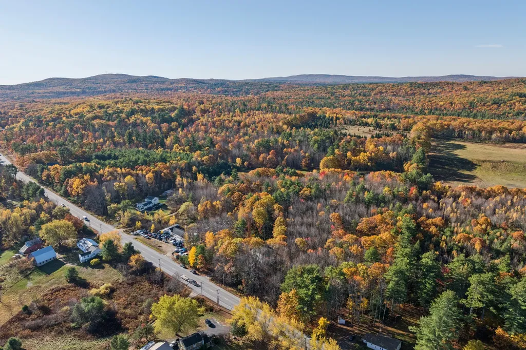 1368 Sokokis Trail Waterboro ME 04061
