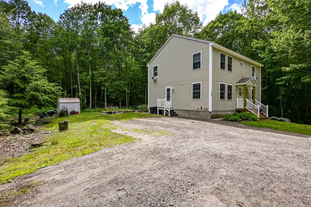 1368 Sokokis Trail Waterboro ME 04061