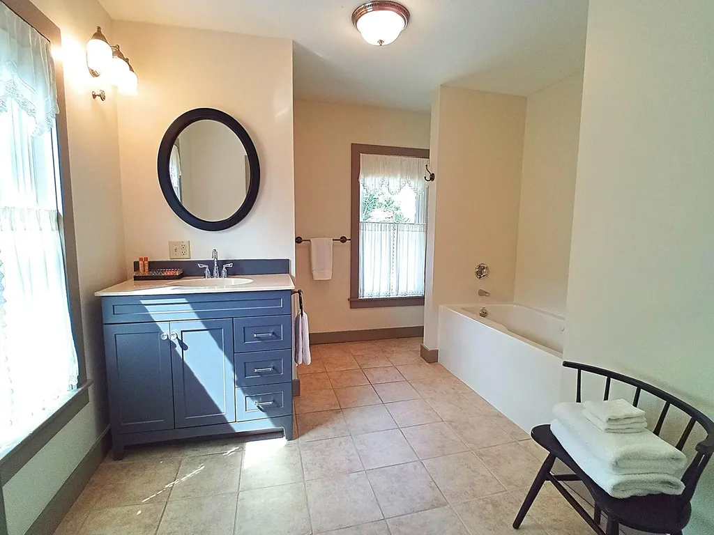 645 U.s. 1 Jonesboro ME 04648