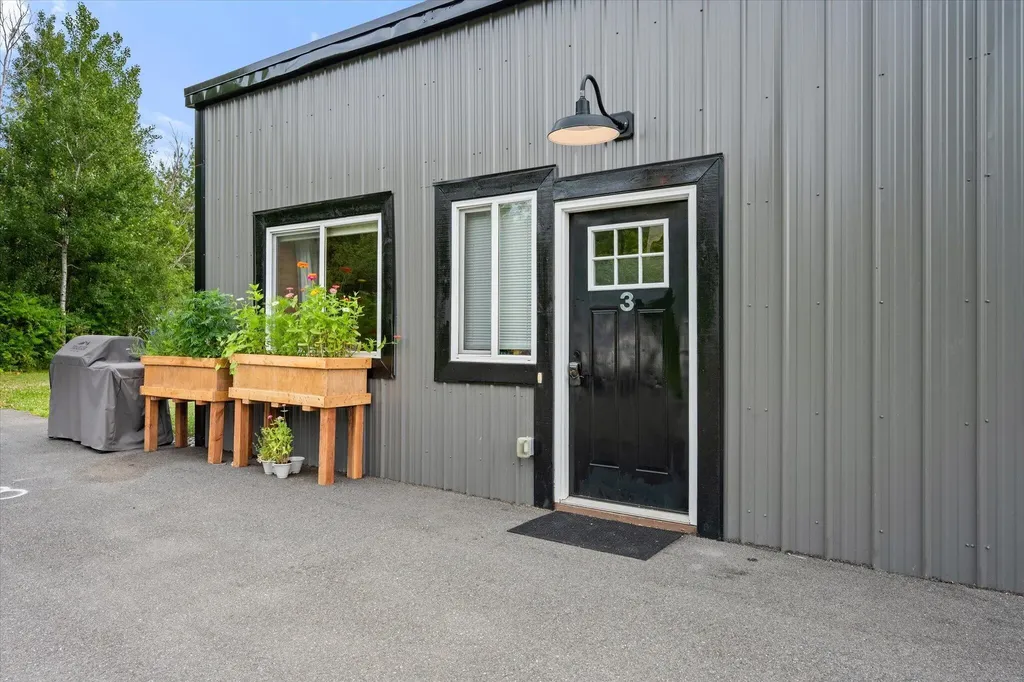 372 Old County Road Hampden ME 04444