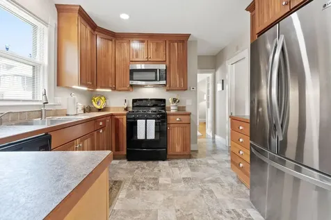 14 Holly Street Portland ME 04103