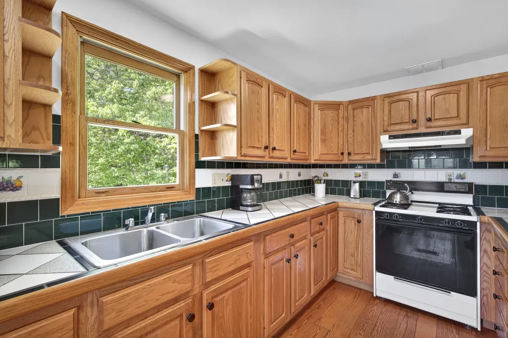 914 Union Road Appleton ME 04862
