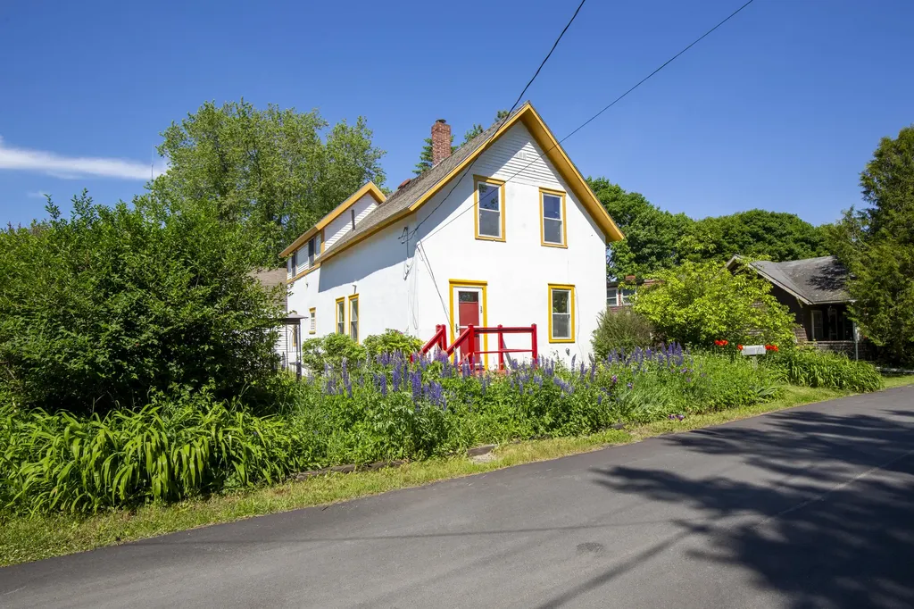 15 Tea Street Rockland ME 04841