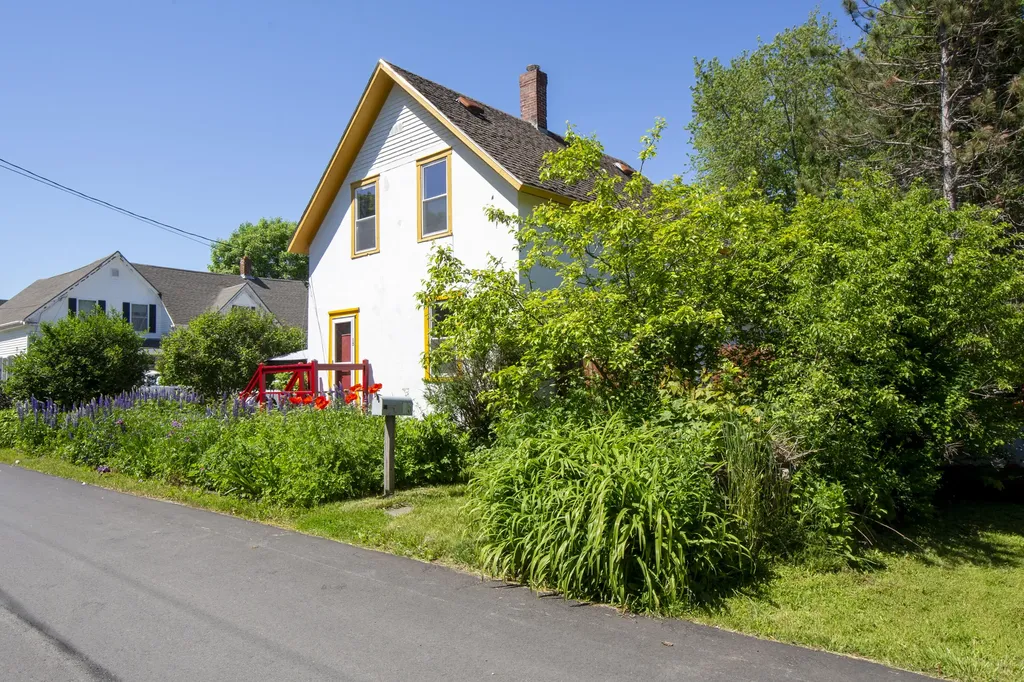 15 Tea Street Rockland ME 04841