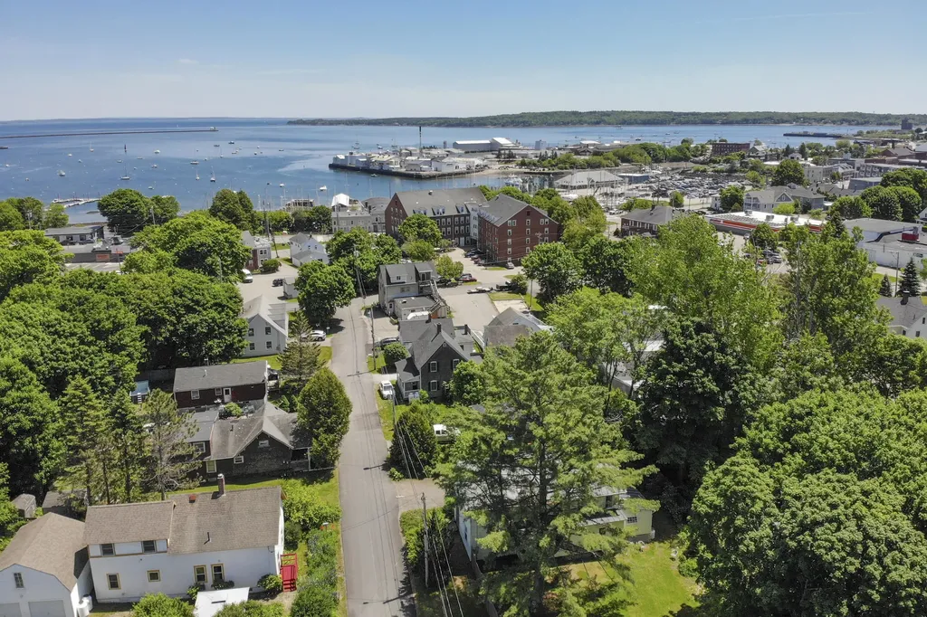 15 Tea Street Rockland ME 04841