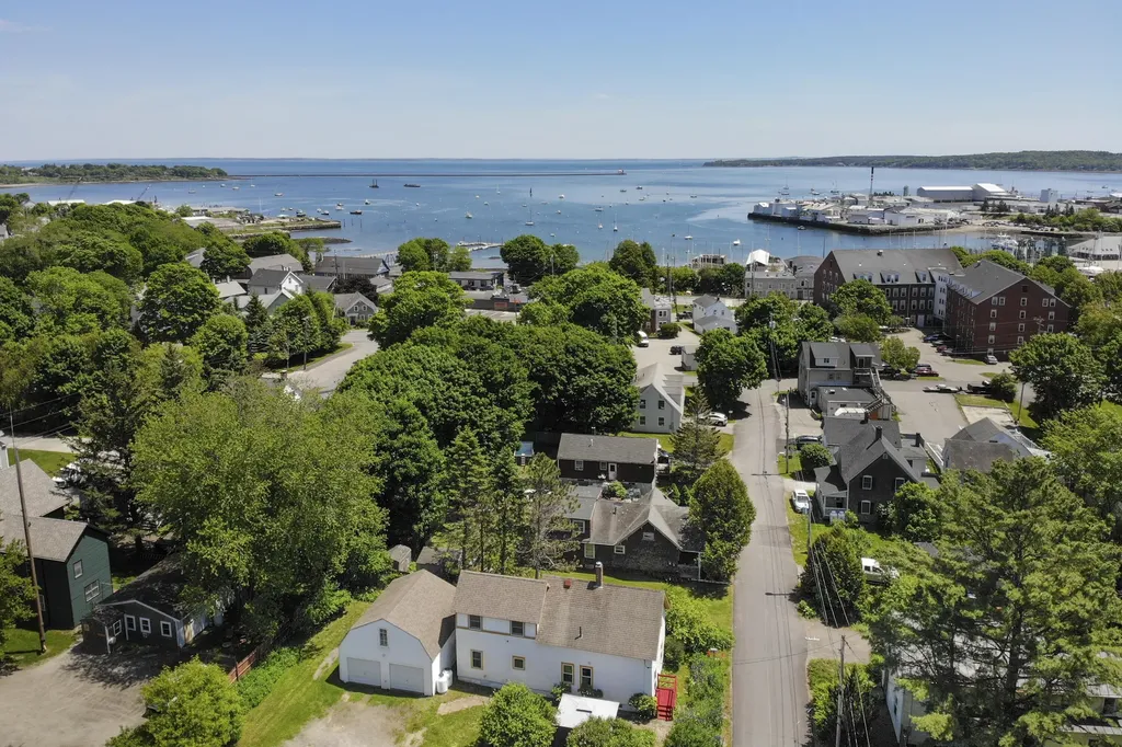 15 Tea Street Rockland ME 04841