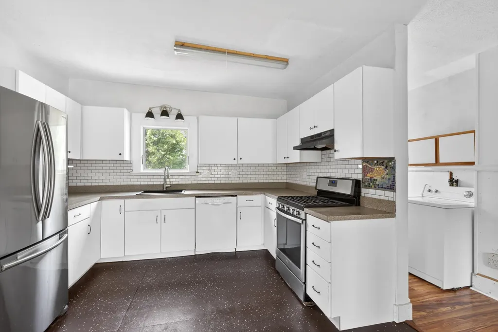 15 Tea Street Rockland ME 04841