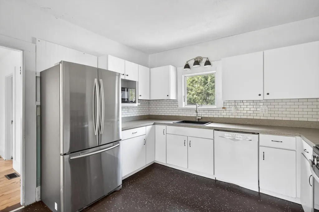 15 Tea Street Rockland ME 04841