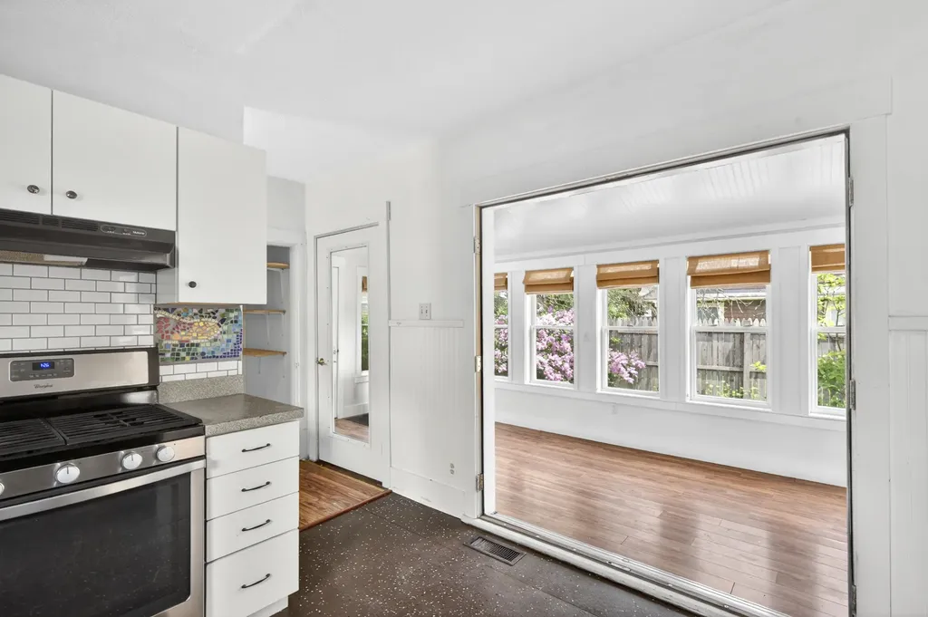 15 Tea Street Rockland ME 04841