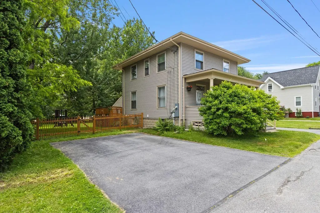 14 Holly Street Portland ME 04103