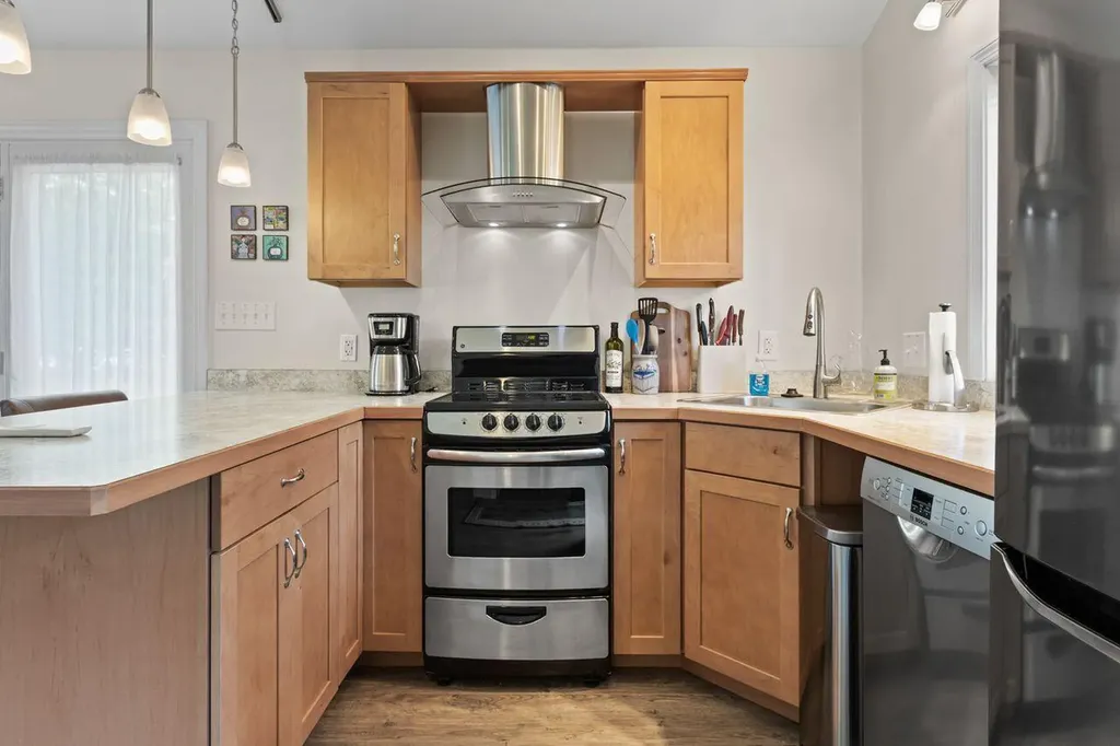 14 Holly Street Portland ME 04103