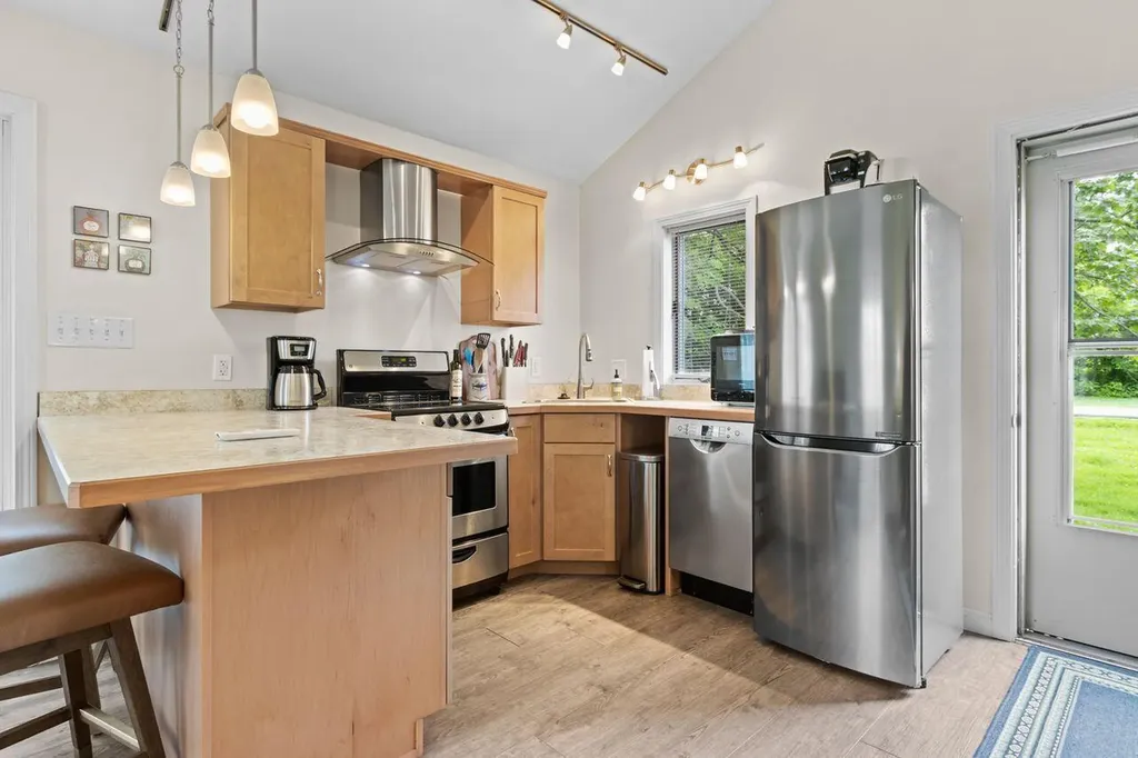 14 Holly Street Portland ME 04103