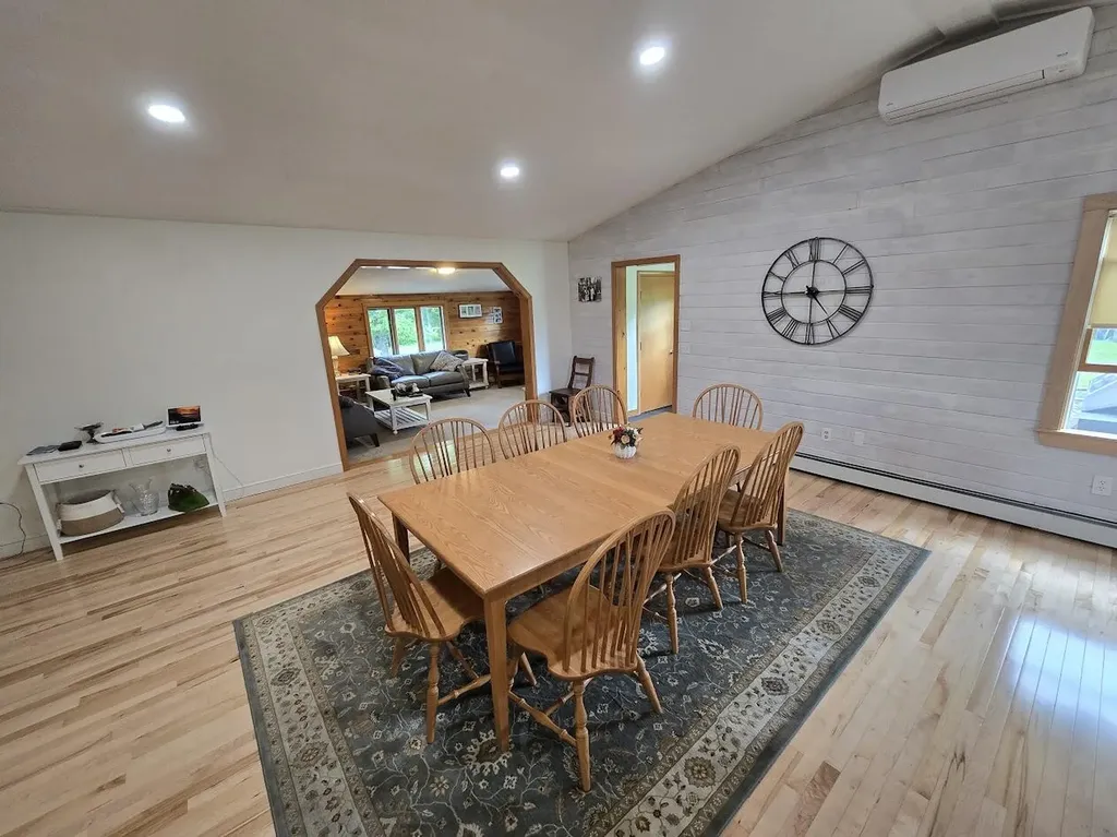 15 Phillips Road Glenburn ME 04401