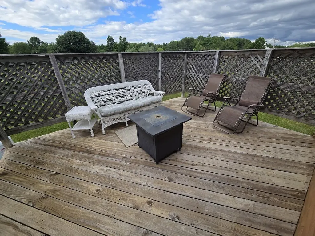 15 Phillips Road Glenburn ME 04401