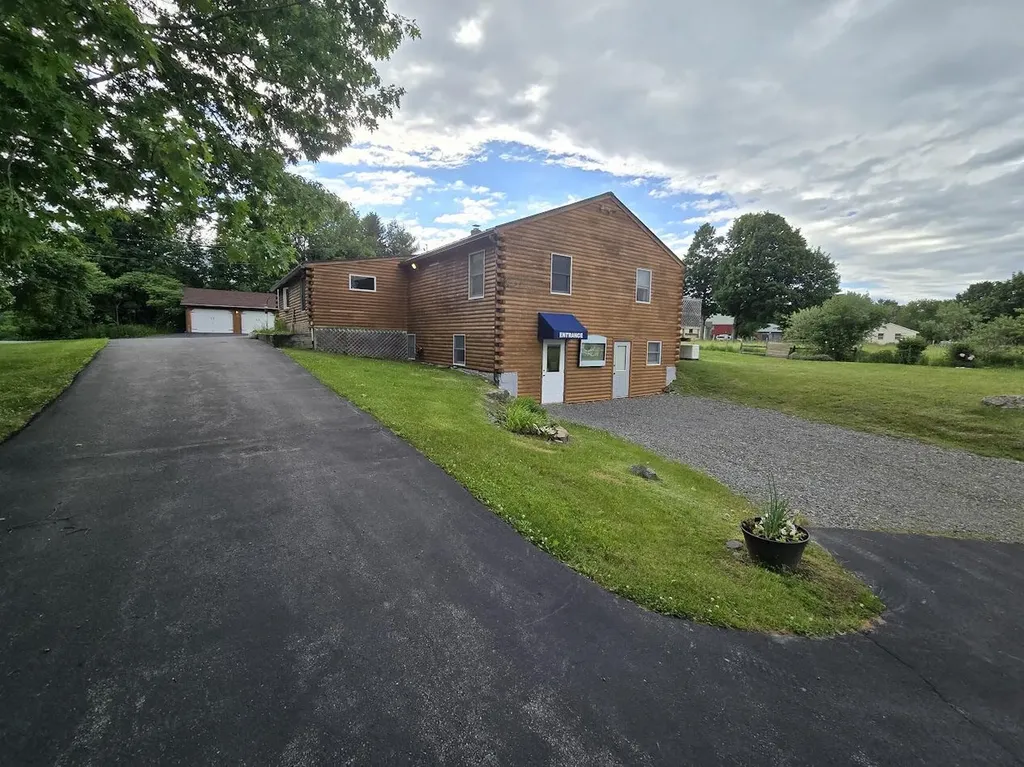 15 Phillips Road Glenburn ME 04401