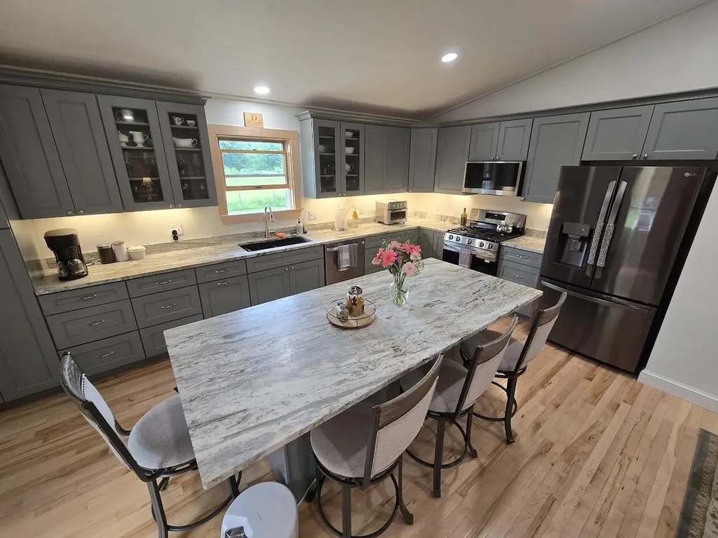 15 Phillips Road Glenburn ME 04401