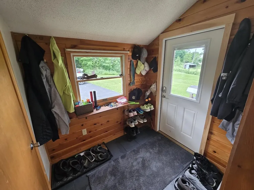 15 Phillips Road Glenburn ME 04401