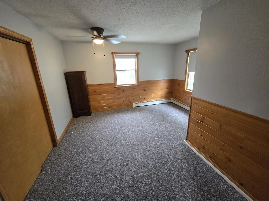 15 Phillips Road Glenburn ME 04401