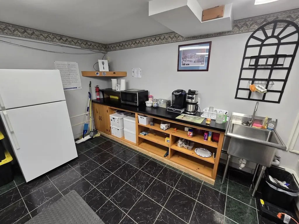 15 Phillips Road Glenburn ME 04401