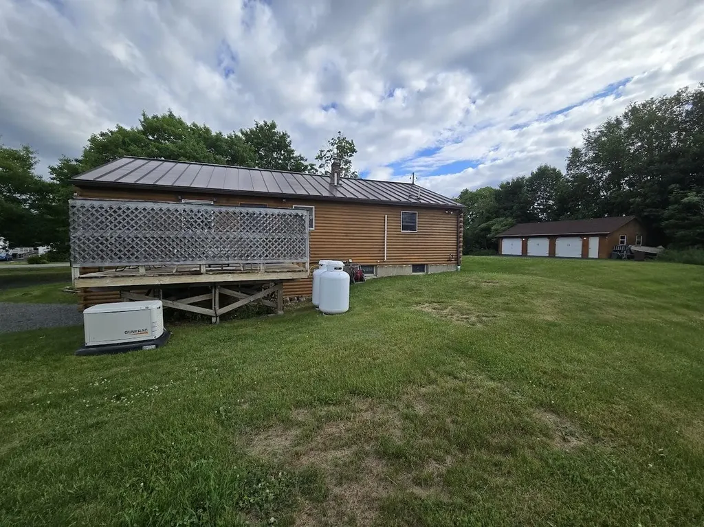 15 Phillips Road Glenburn ME 04401