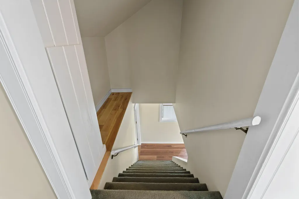 26 Squiers Alley Nobleboro ME 04555