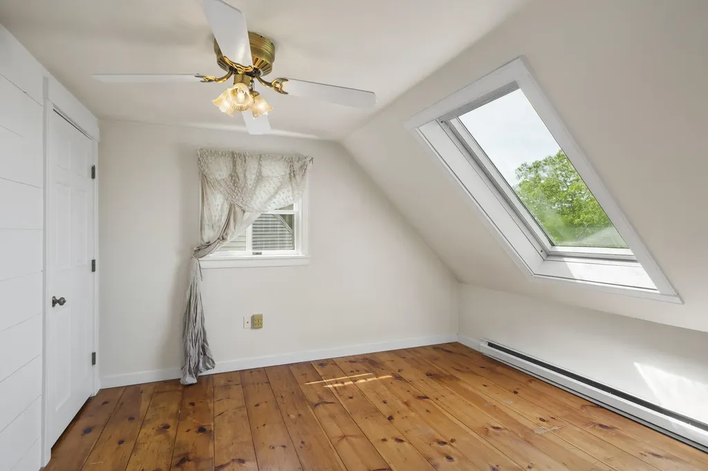 26 Squiers Alley Nobleboro ME 04555