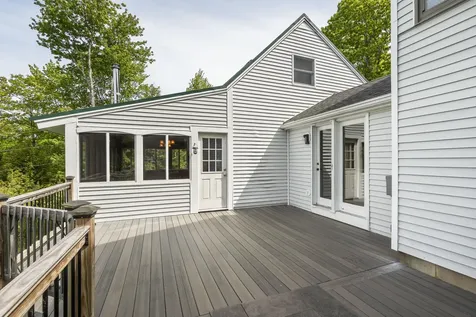 26 Squiers Alley Nobleboro ME 04555