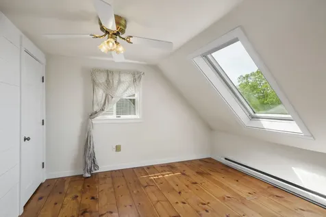 26 Squiers Alley Nobleboro ME 04555